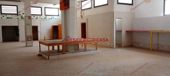 2 rooms Commercial property in Trapani, Italy No. 353465 2