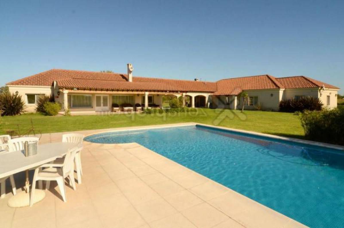 6 bedrooms House in Buenos Aires, Argentina No. 68519