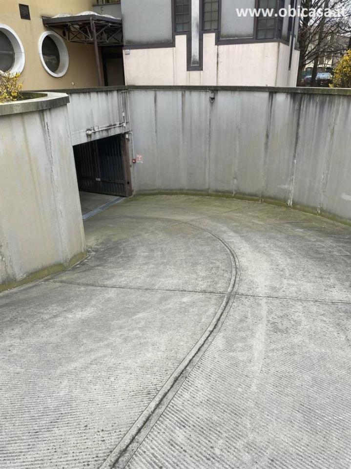 38m² Garage in Faenza, Italy No. 36291