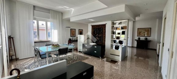 4 bedrooms Villa in Varese, Italy No. 315686 9
