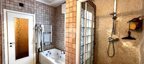 4 bedrooms Villa in Varese, Italy No. 315686 23