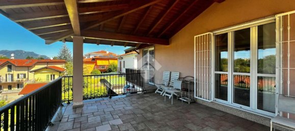 4 bedrooms Villa in Varese, Italy No. 315686 7