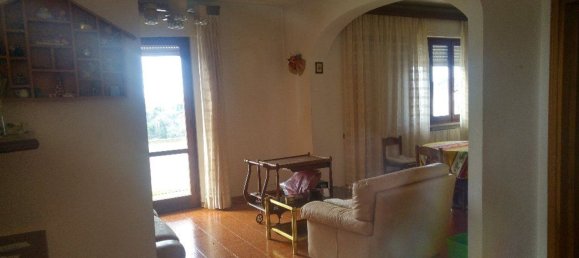 5 rooms Apartment in Rosignano Marittimo, Italy No. 154391 9
