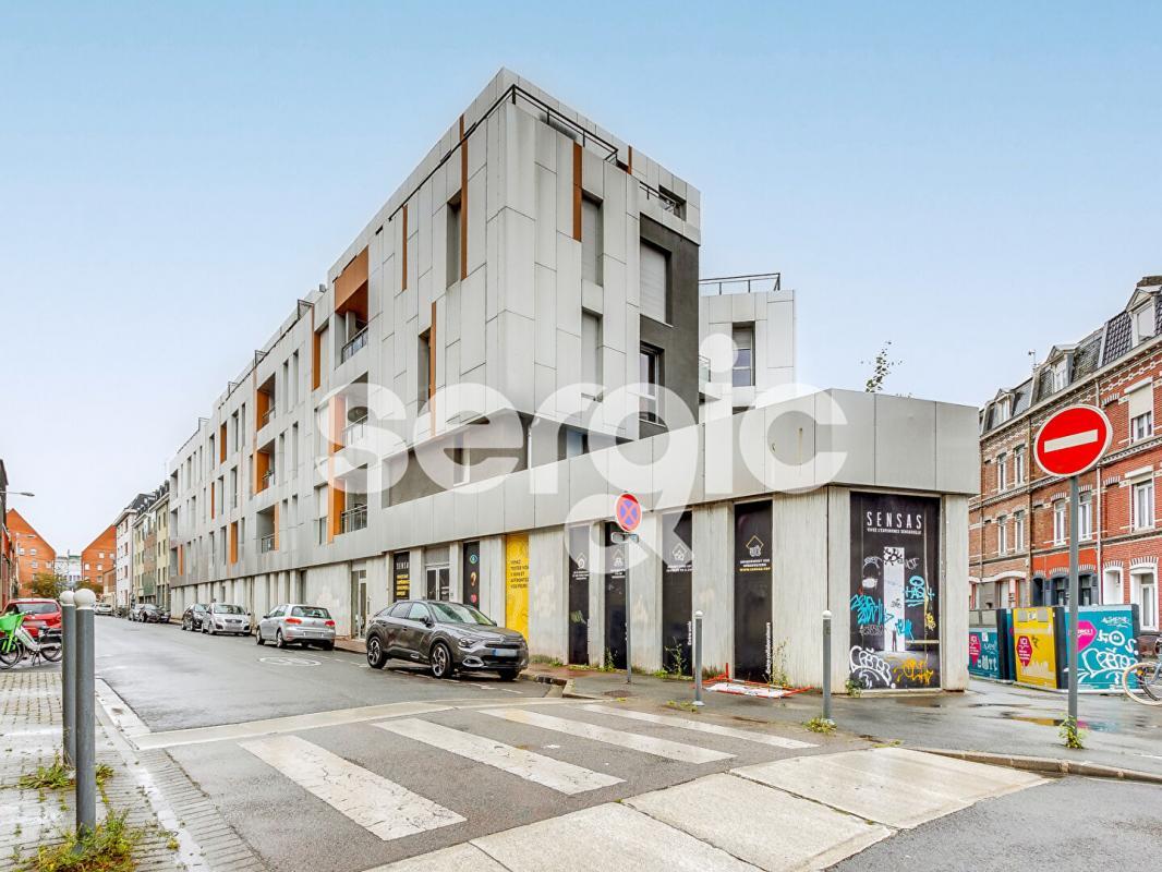 2 bedrooms Apartment in Lille, France No. 222109