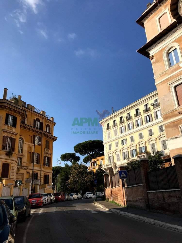 Apartamento de 2 dormitorios en Rome, Italy No. 212540