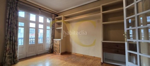 Apartamento de 7 dormitorios en Oviedo, Spain No. 173657 27