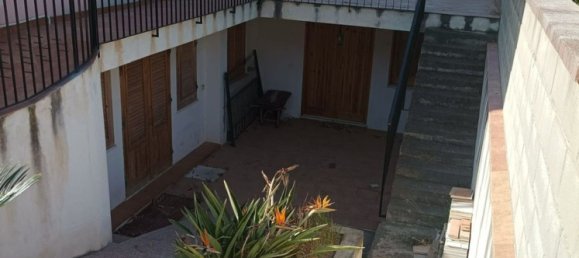 Дом с 4 комнатами в Оливери, Италия № 92275 2