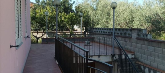 Дом с 4 комнатами в Оливери, Италия № 92275 4