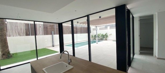 3 dormitorios villa en venta en Alicante, Comunidad Valenciana, Spain № 365337 5