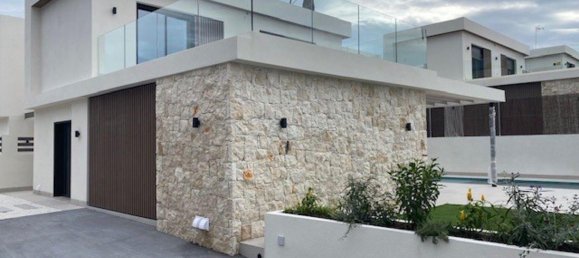 3 dormitorios villa en venta en Alicante, Comunidad Valenciana, Spain № 365337 7