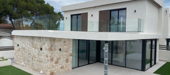 3 dormitorios villa en venta en Alicante, Comunidad Valenciana, Spain № 365337 2