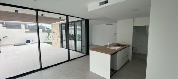 3 dormitorios villa en venta en Alicante, Comunidad Valenciana, Spain № 365337 8