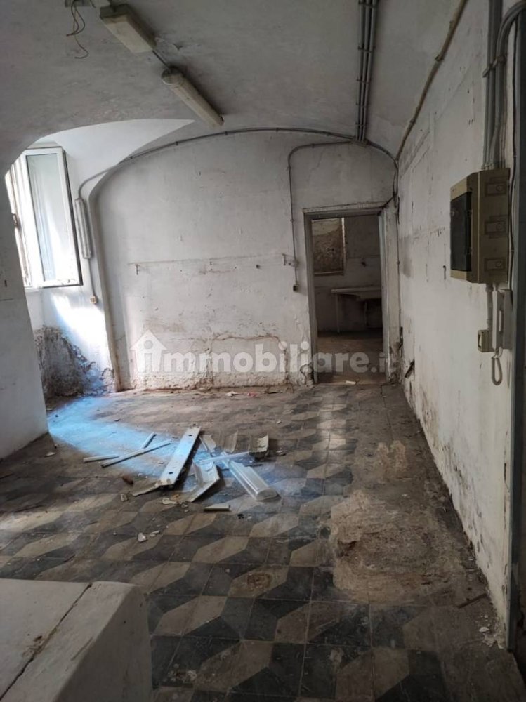 1-Zimmer Gewerbliche Immobilie in Rome, Italy, Nr. 386986