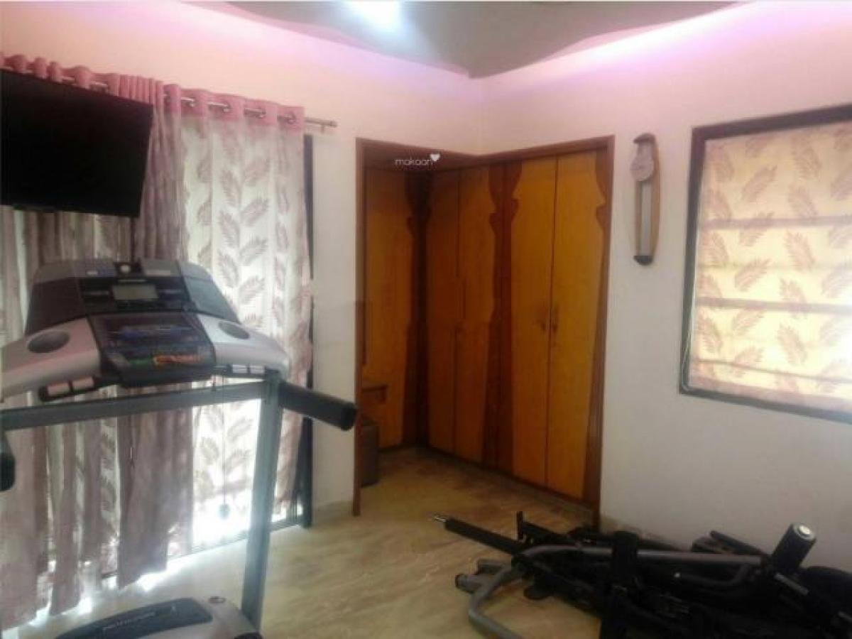 2 bedrooms House in Mumbai, India No. 7836