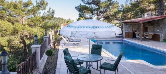 3 bedrooms House in Pano Platres, Cyprus No. 10773 2