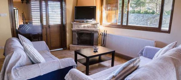 3 bedrooms House in Pano Platres, Cyprus No. 10773 4