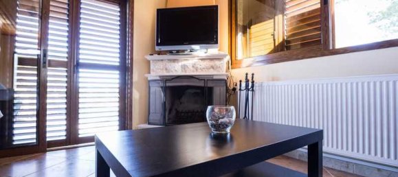 3 bedrooms House in Pano Platres, Cyprus No. 10773 3