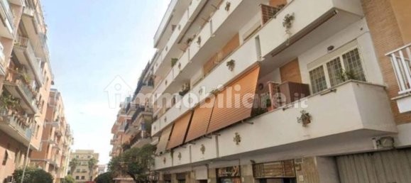 2 bedrooms Apartment in Rome, Italy No. 319579 2