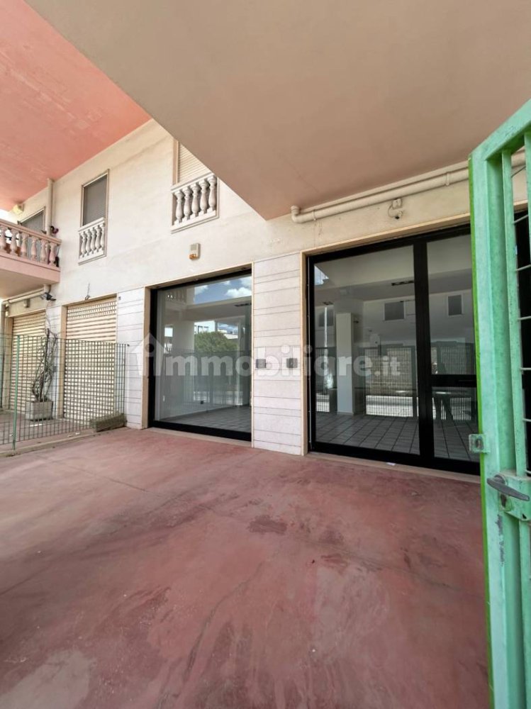 Propiedad comercial en Gioia del Colle, Italy 174 m² No. 271176