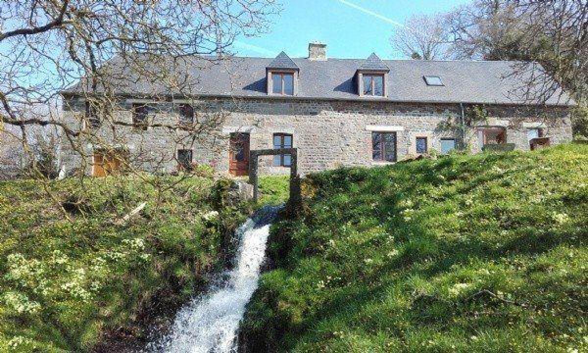13 bedrooms House in Hambye, France No. 2152