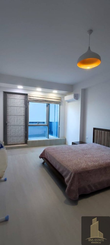 Квартира с 4 спальнями в Хатаинский район, Азербайджан № 1701