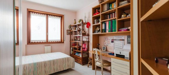 Apartamento de 3 habitaciónes en Cormano, Italy No. 42627 18