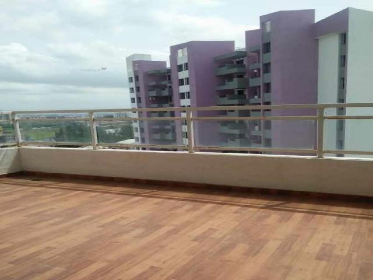 2 bedrooms House in Pune, India No. 46005