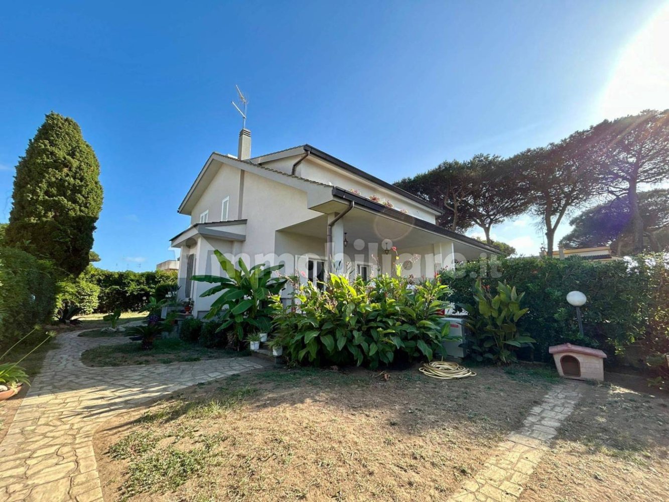 3 bedrooms Villa in Anzio, Italy No. 343406