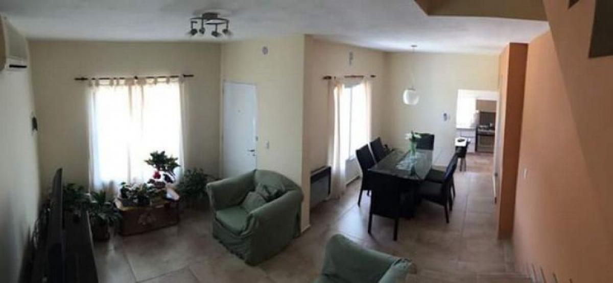 3 bedrooms House in Cordoba, Argentina No. 19128