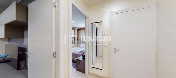 3-salle Appartement à Caselle Torinese, Italy No. 235593 9