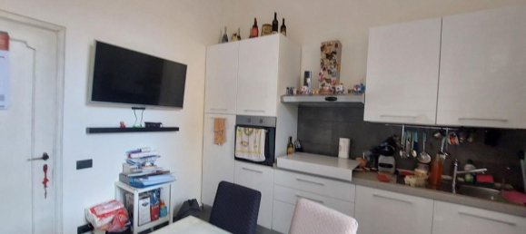 3 rooms Apartment in Livorno, Italy No. 48899 7
