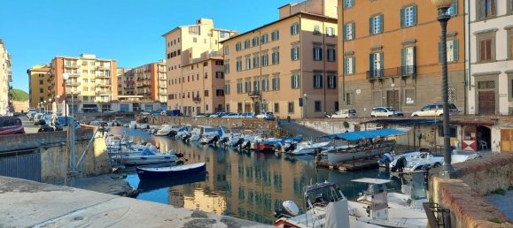 3 rooms Apartment in Livorno, Italy No. 48899 2