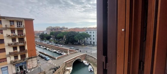 3 rooms Apartment in Livorno, Italy No. 48899 4