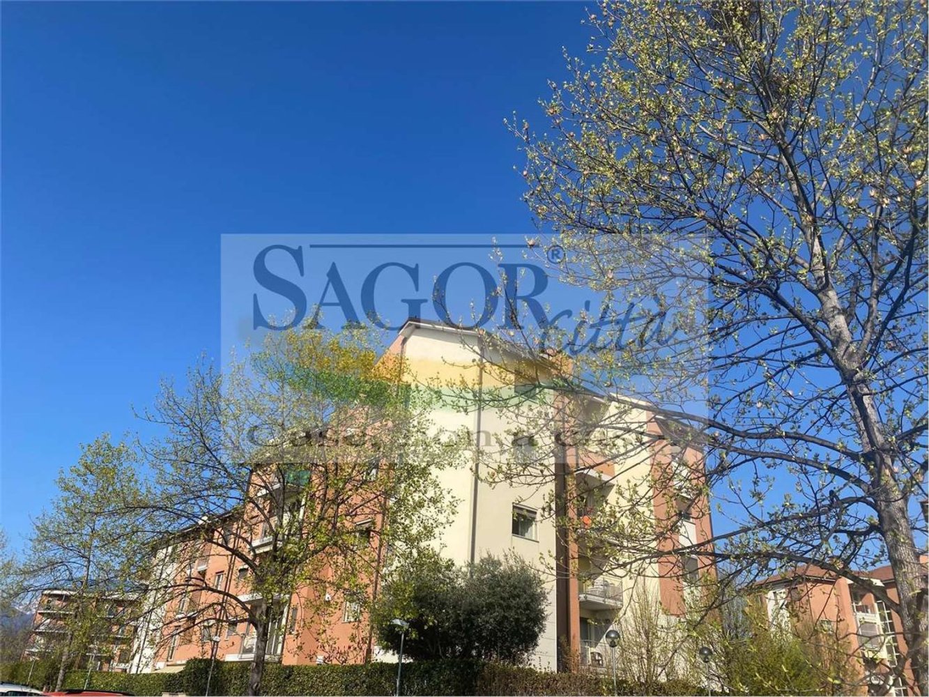 Apartamento de 3 habitaciónes en Pinerolo, Italy No. 5544