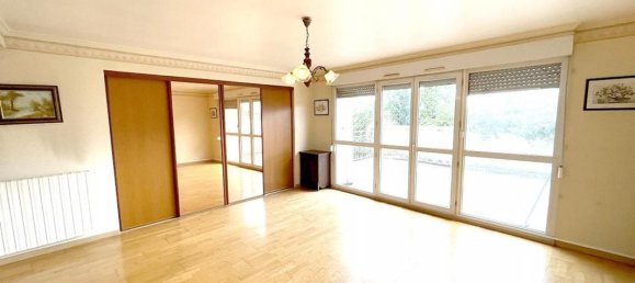 4 bedrooms House in Mont-Saint-Martin, France No. 242188 7