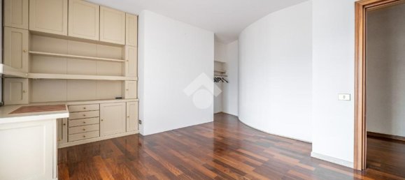 5 bedrooms Villa in Isera, Italy No. 92055 33