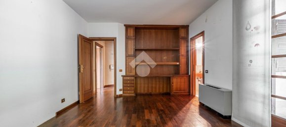 5 bedrooms Villa in Isera, Italy No. 92055 30