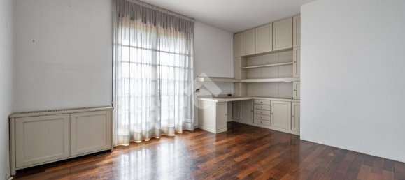 5 bedrooms Villa in Isera, Italy No. 92055 32