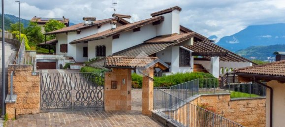 5 bedrooms Villa in Isera, Italy No. 92055 19