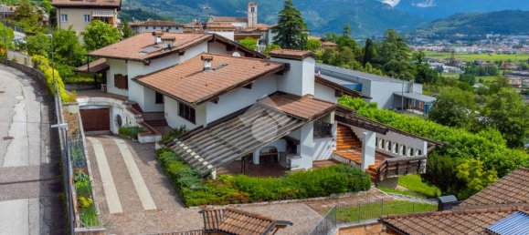 5 bedrooms Villa in Isera, Italy No. 92055 16