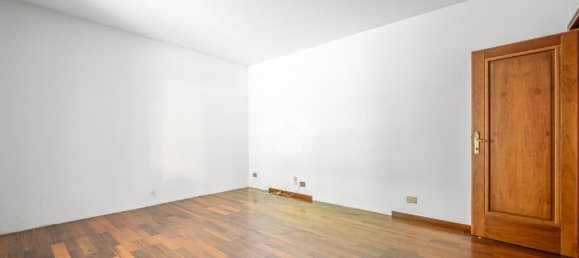 5 bedrooms Villa in Isera, Italy No. 92055 37