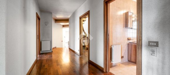 5 bedrooms Villa in Isera, Italy No. 92055 29