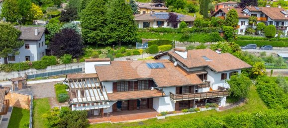 5 bedrooms Villa in Isera, Italy No. 92055 10
