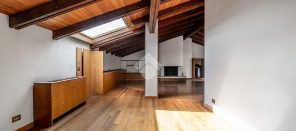 5 bedrooms Villa in Isera, Italy No. 92055 7