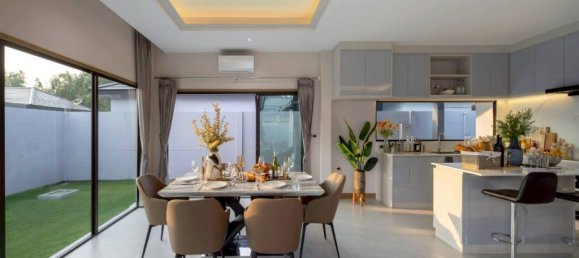 Villa de 3 dormitorios en Bang Lamung, Thailand No. 58400 2