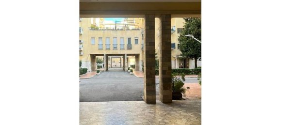 3 bedrooms Apartment in Rome, Italy No. 196857 11