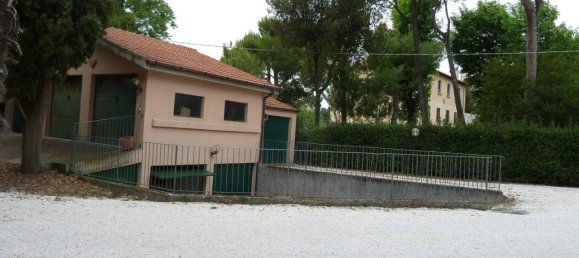 Квартира с 6 комнатами в Фальконара Мариттима, Италия № 76297 9