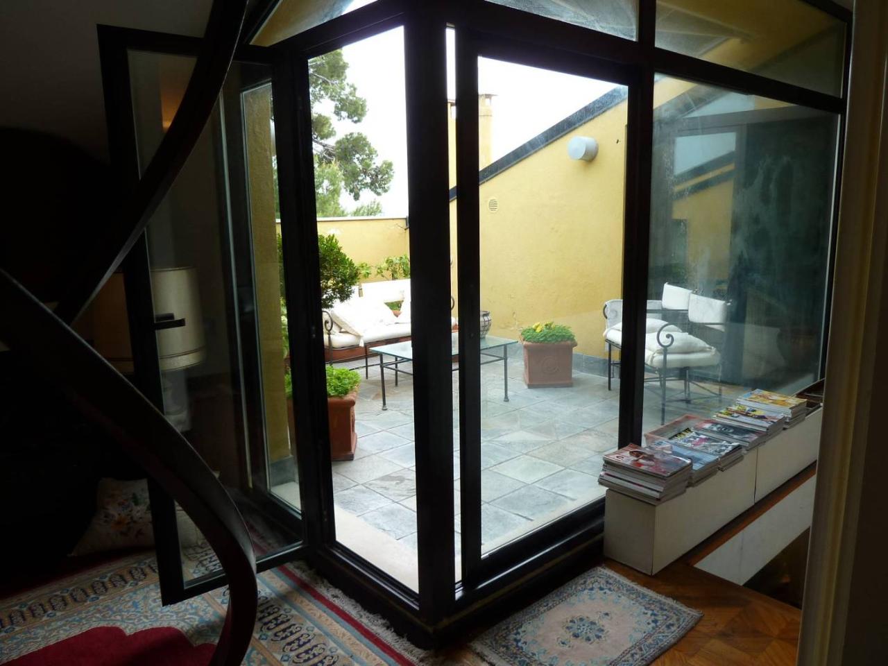 Квартира с 6 комнатами в Фальконара Мариттима, Италия № 76297