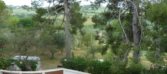 Квартира с 6 комнатами в Фальконара Мариттима, Италия № 76297 5