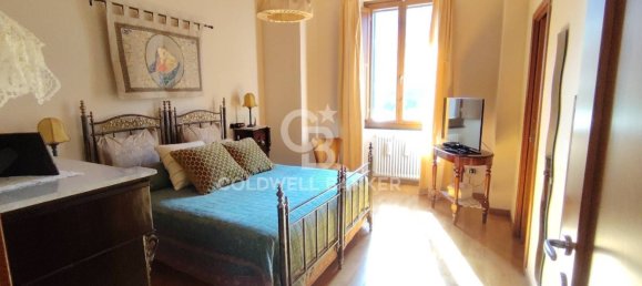 5 rooms Building in Caserta, Italy No. 300445 8